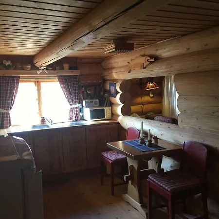 Heibu Four-bedroom Chalet Nyaraló
